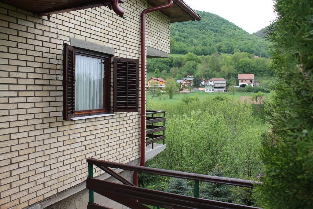 Holiday Home Zbilje Visoko Exteriör bild