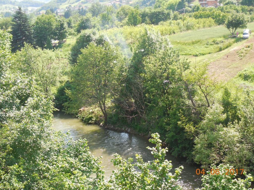 Holiday Home Zbilje Visoko Exteriör bild