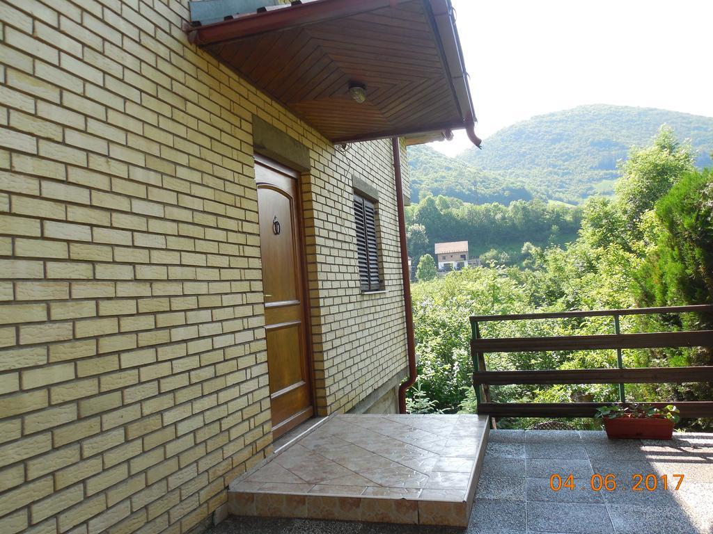 Holiday Home Zbilje Visoko Exteriör bild