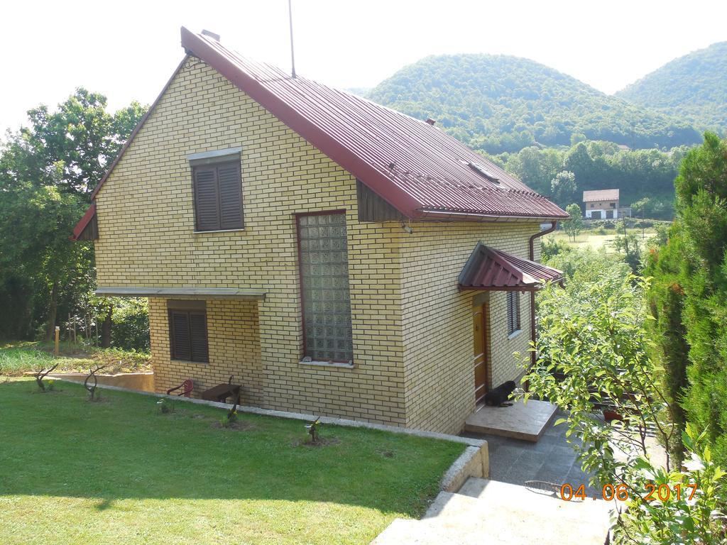 Holiday Home Zbilje Visoko Exteriör bild